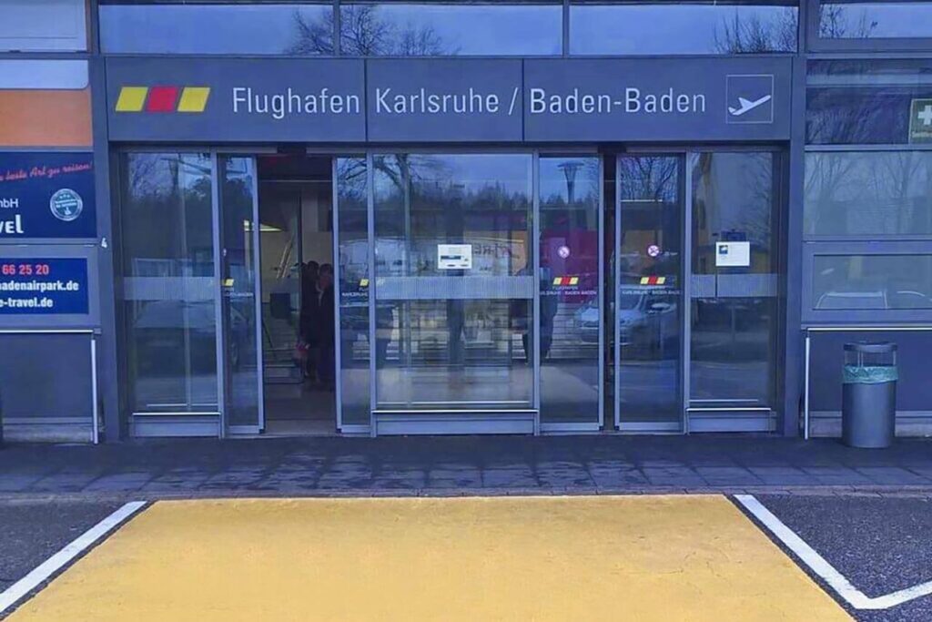 Entrée de l'aéroport de Karlsruhe / Baden-Baden
